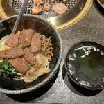 炭火焼肉 東京苑 - ダブル丼