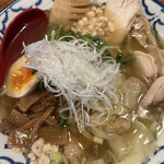 ラーメン武藤製麺所 - 極上のわんたん鶏塩麺