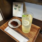 USED BOOK CAFE Reread - ハニーレモンスカッシュ¥500