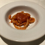 LA TEGOLA - 自家製ピチのトマトソース。