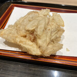 てんぷら 近藤 - 山牛蒡は細かく刻んで立体形成、柔らかくて甘みが強い