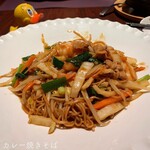 中国料理 神戸壺中天 - ☺︎カレー焼きそば ¥1200 (今月のおすすめメニュー)