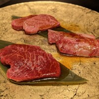 完全個室焼肉かなう - 特選黒毛和牛三種
                    (ロース、ミスジ、カルビ)
