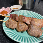 三酉屋 - はつ、白レバー