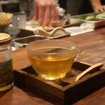 IZA - エルダーフラワーとマスカットのハーブティー 熊野水木蜂蜜添え