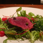 IZA - 2週間熟成蝦夷鹿のステーキ 赤ワインソースアップ