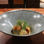 IZA - 人肌タコのキャベツソース仕立て