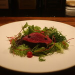 IZA - 2週間熟成蝦夷鹿のステーキ 赤ワインソース