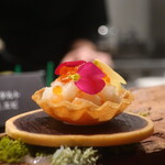 IZA - サーモンと梨のタルトアップ