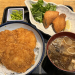 Niigatashokurakuen - タレカツ丼とブリカツ