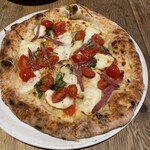 ピッツェリア イル・タンブレッロ - 店名を冠したタンブレットは、燻製モッツァレラを使っています