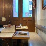 ピッツェリア イル・タンブレッロ - こじんまりした店内は心地よい空間