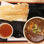 Teuchi Soba Sakura - 濃厚肉カレーそば ¥950◇別盛り海老天 ¥300
