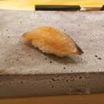 鮨 神楽 - 鰆の醤油漬け