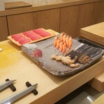 鮨 神楽 - 仕込みのネタ