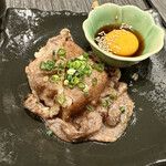 Yae Su Tempura Kushi Yamamoto Ya - 黒毛和牛炙りすき焼き卵飯