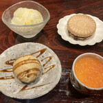 賛否両論 - 甘味
      柚子のシャーベット
      自家製あずきの最中
      きなこアイス
      杏仁豆腐　グレープフルーツジュレ掛け