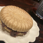 賛否両論 - 本当に絶品なモナカ