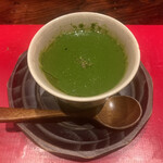 賛否両論 - 腕物
      鶏肉と山えのきの茶碗蒸し
      春菊のすり流し掛け