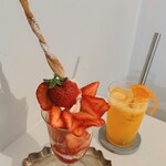 果実店canvas - ■あまおうのミルフィーユパフェ(R4.12月)
            ■旬のフルーツジュース