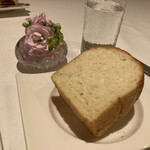 ジャンティーユ - バジルとローズマリーのパン