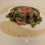 ジャンティーユ - 鮑のステーキ　柔らか〜い(๑˃̵ᴗ˂̵) ポルチーニのエスプーマ