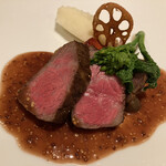 ジャンティーユ - 松阪牛のイチボ肉
      　赤ワインと粒マスタードのソース