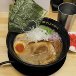 GYUTON - 特製味噌ラーメン 1000円