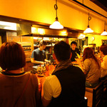 鳥舎あかさき - カウンターでわいわいとどうぞ！