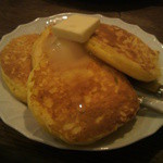 ファットファットファット - パンケーキ６２０円♪発酵バターで丁寧に焼いてくれます♪