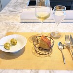 La Brianza - この日のお料理に合わせて選んで下さったワインシャルドネ。落ち着いた味わいが好きなワインです☆