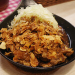 トンテキ食堂8 - こま切れトンテキ(300g 1250円)+ニンニク増し(100円)