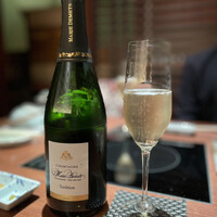 博多華味鳥 銀座4丁目店 - シャンパンはこちらとドラピエの2択。知らないものを飲んでみよう、と選択して正解。美味しかった♪