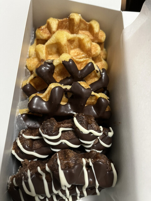 Maneken Senri Chuo Ten photo 2