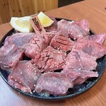 焼肉ホルモン大衆酒場 真 肉焼屋 - 