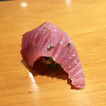 嶋鮨 - かつお。トロトロの甘みを塩がひきたてています