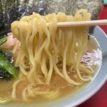末広家 - 麺リフト。