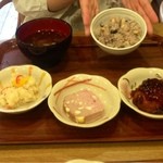 ハハトコ食堂 - ご飯は雑穀米もありました