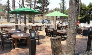 ドッグデプトガーデン - バーベキューができる席