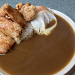 ジー マドラス - からあげカレー　750円　ベーコンエッグ　150円