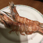 鳴子ホテル - 定番の海老焼き。あとで剥いて海老カレーにもしちゃう。