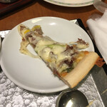 鳴子ホテル - 牛たんピザ。