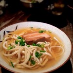 Sakaemachi Botorunekku - カツオの風味たっぷり！少し硬めの麺にやわらか三枚肉
                        酔った身体にじんわりと沁み渡る絶品の沖縄そば