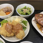 ささら - 肉じゃが 二色フライ 小松菜おひたし