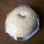 ドーナツ・ベーグル専門店 ふわもち邸 - 全粒粉ベーグル　@150円