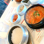 石釜ご飯とスンドゥブのHANA-HANA - 海鮮スンドゥブ（ご飯or豆腐＆おかず3品）
1520円