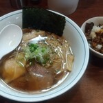 麺処 びぎ屋 - 醤油らーめんとミニ炙りチャーシューご飯