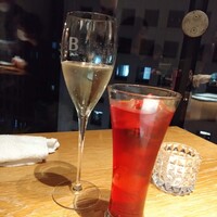 AWkitchen TOKYO 新丸ビル店 - ワインとクランベリージュース
