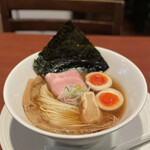 酒肴場 屯 - 津軽煮干し中華蕎麦（味玉入り）¥900