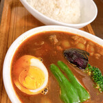 スープカレー屋 鴻 - 牛肉のスープカレー　1300円